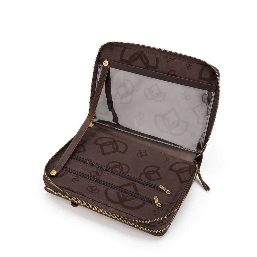 della Q | Maker's Canvas Portfolio