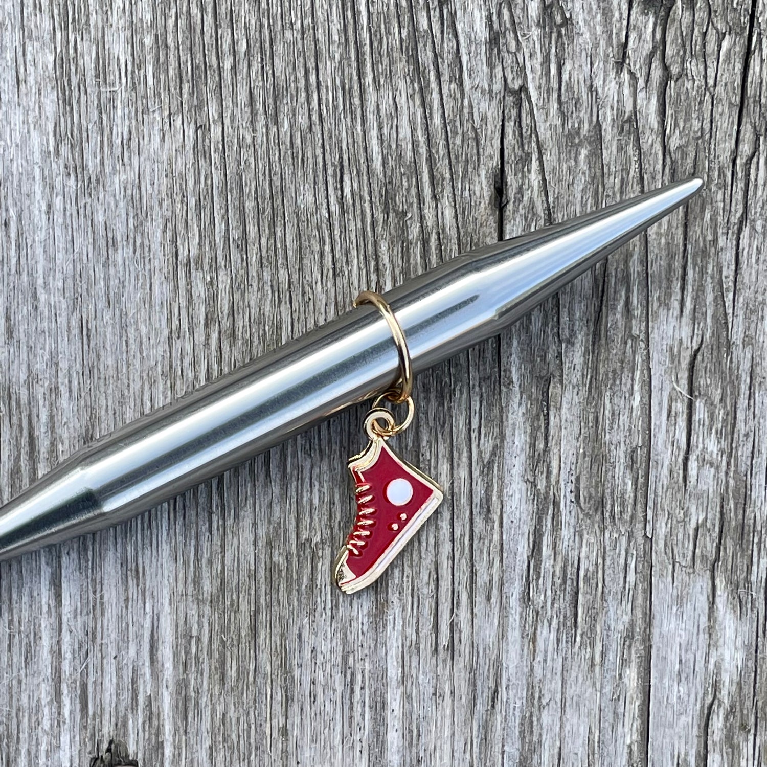 Southpaw Stitch Markers | Chucks
