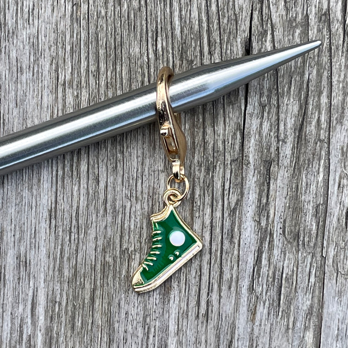 Southpaw Stitch Markers | Chucks