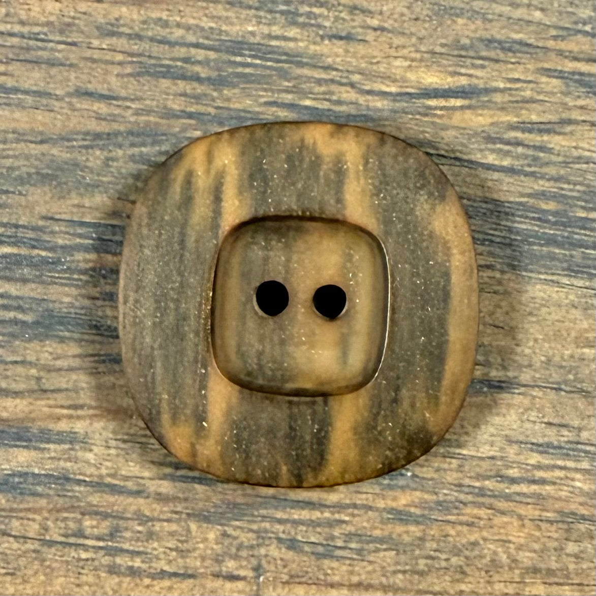 Button | 28 mm