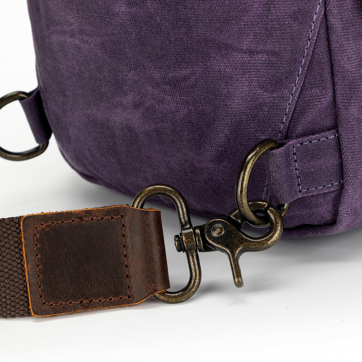 della Q | Maker's Mini Messenger Bag