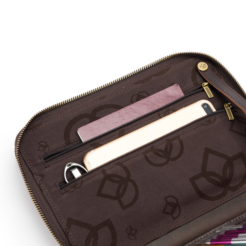 della Q | Maker's Canvas Portfolio