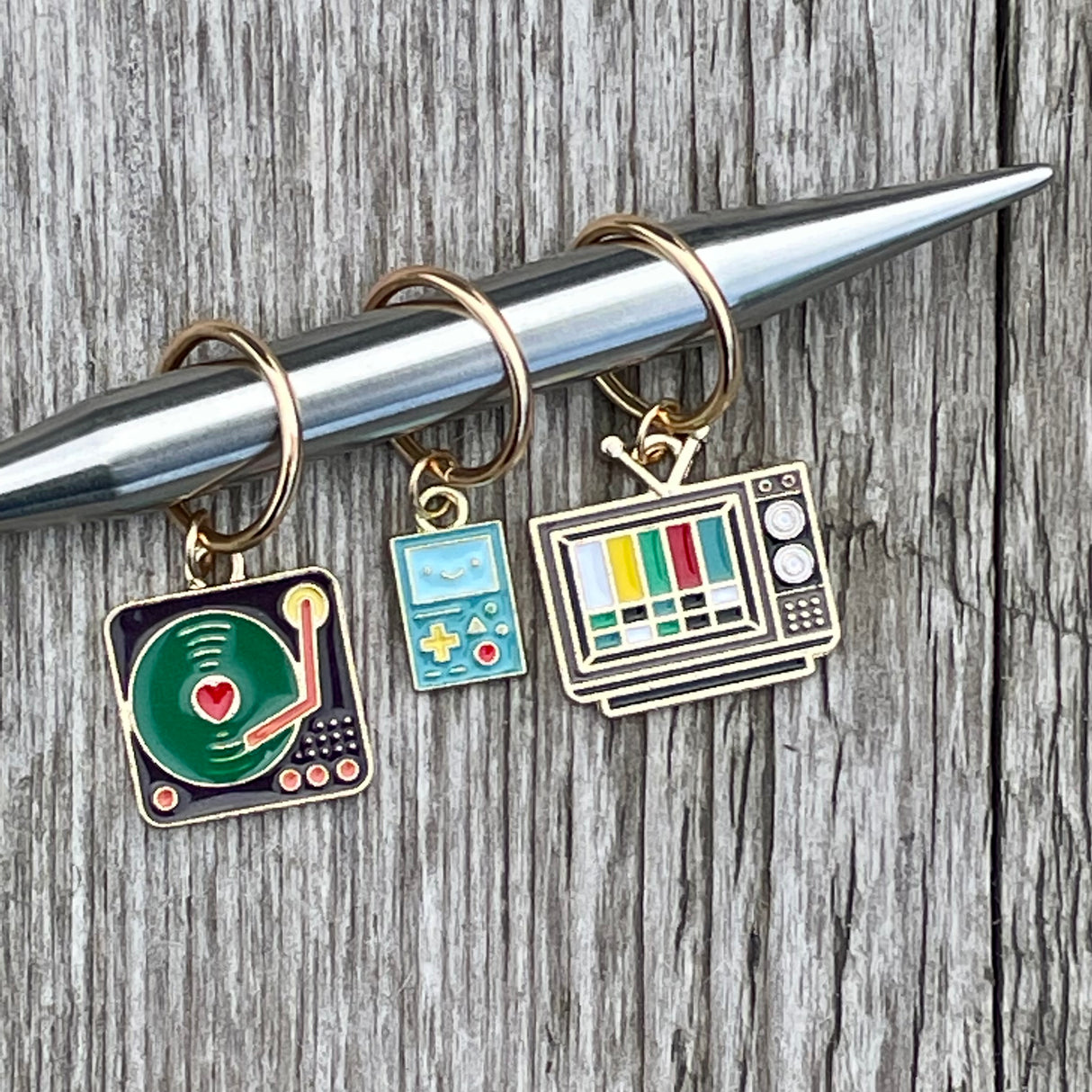 Southpaw Stitch Markers | Retro Technology