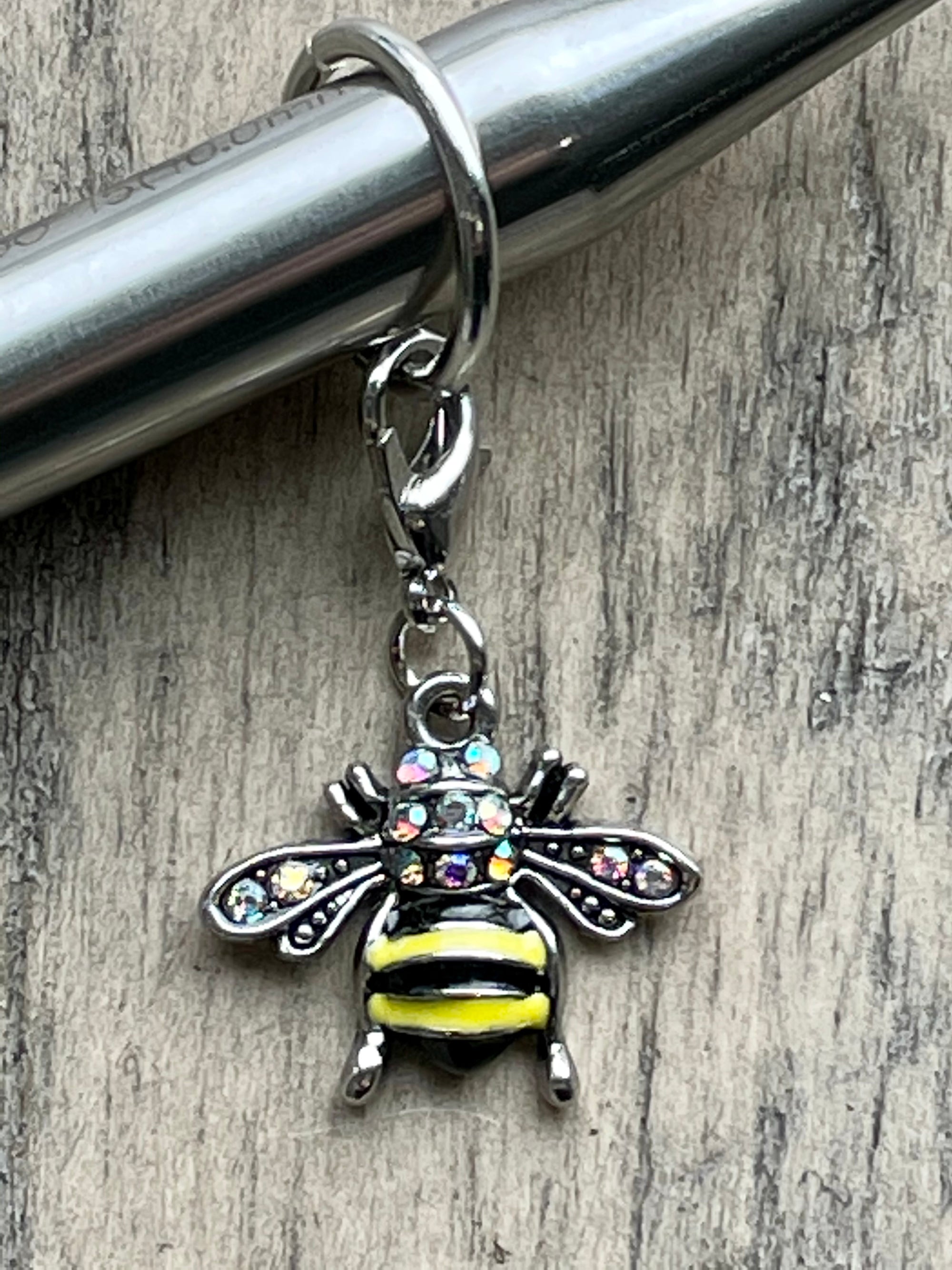 Southpaw Stitch Markers | Bee's Knees