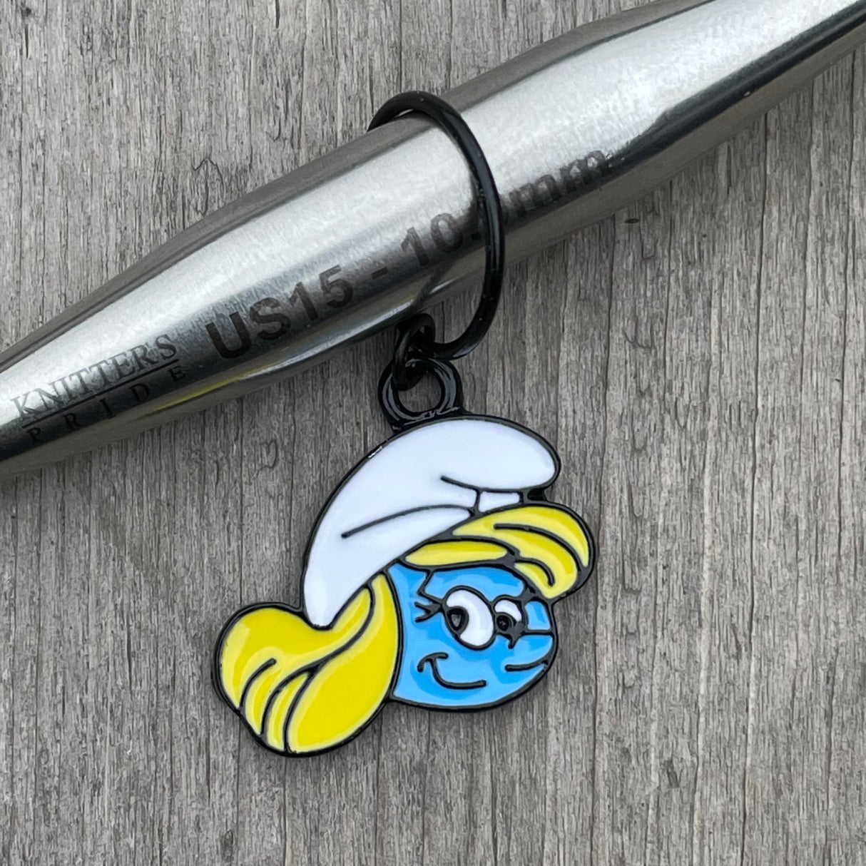 Southpaw Stitch Markers | Smurfette